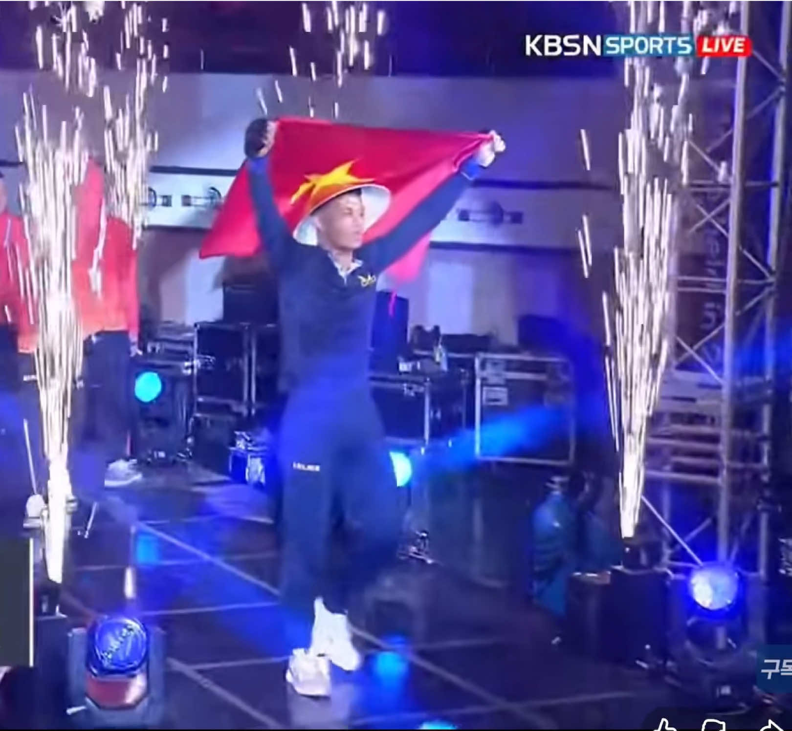 Phạm Công Minh (TKO) võ sĩ người Trung Quốc  Zhang #mma #phamcongminh #cxc 