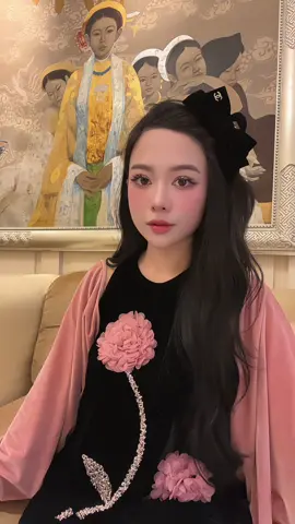 Dường như nắng đã làm má em thêm hồngg 💗 #nhungthe #tiemnhunghaluong #thoitrangtruyenthong 