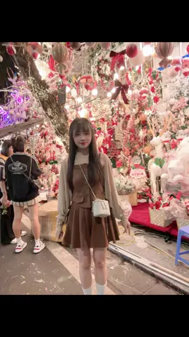 Yêu cái đẹp là điều bình thường , nhưng yêu những điều bình thường lại là một điều rất đẹp đẽ 🕊️