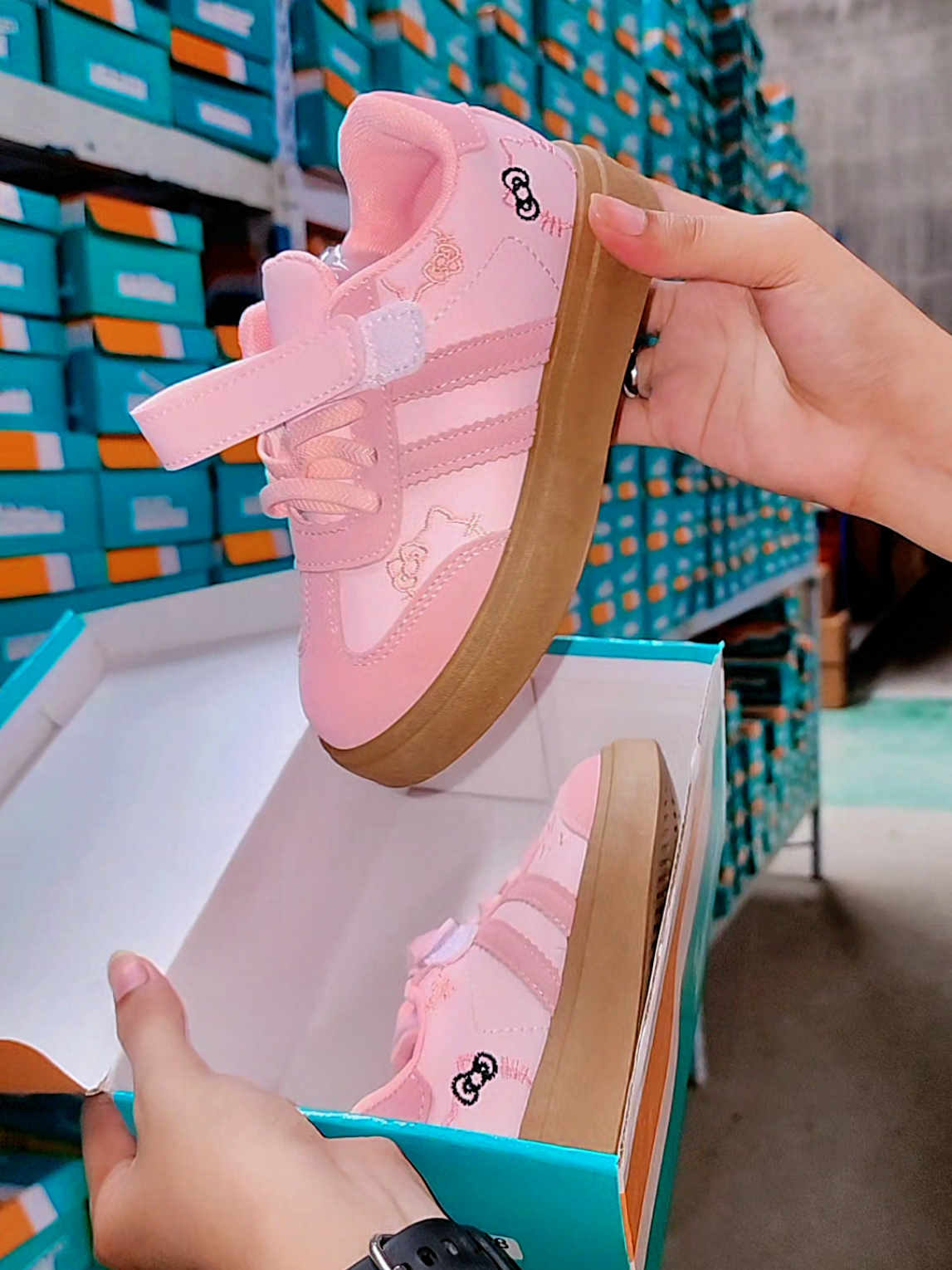 Future seeds kids shoes rubber kitty skate rubber shoes for kids girl🎀🎁#fypage #fyipシツ #rubbershoes #rubbershoesforkidsgirl #shoesforkidsgirl 