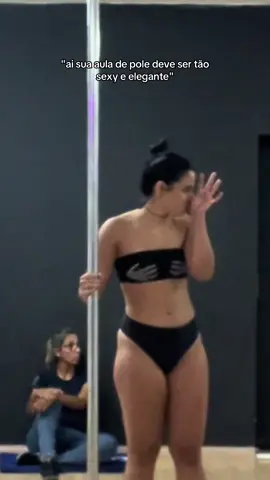eu passando metade da aula no chão #pole #poledance 