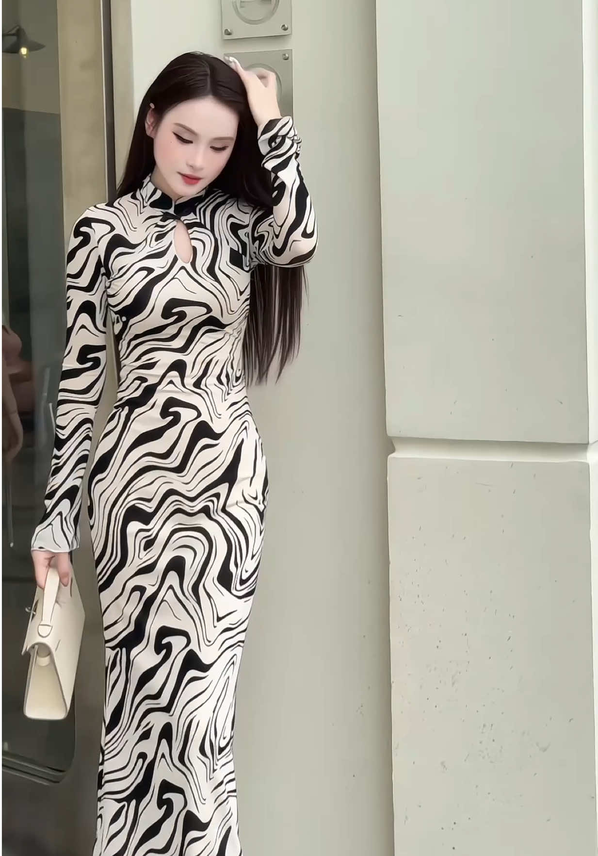 Nước mắt em lại rơi vì anh đấy #simihouse #vaybody #macdepmoingay #simihousechuyenvay 