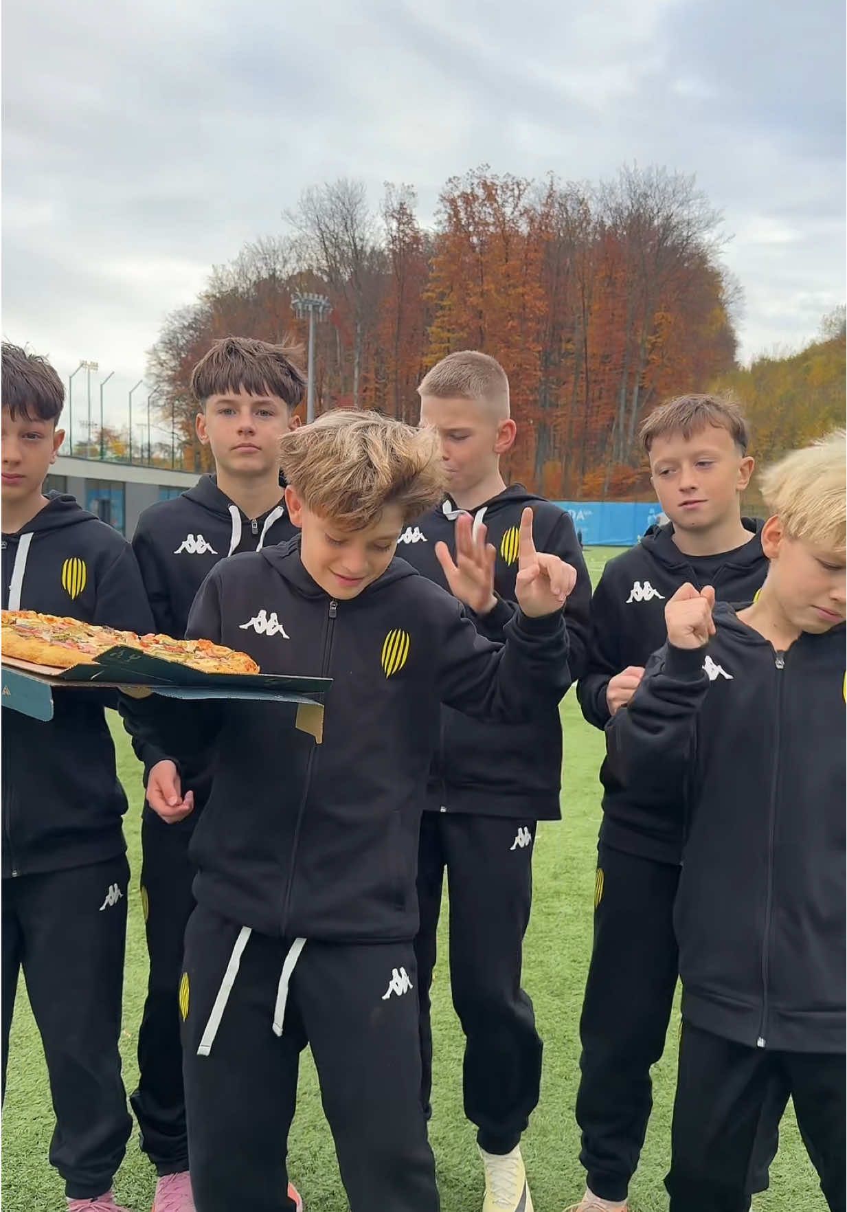 It’s @dominos.ua time🍕💃🕺😁 #рух #академіярух #dominos #dominospizza #футбол 