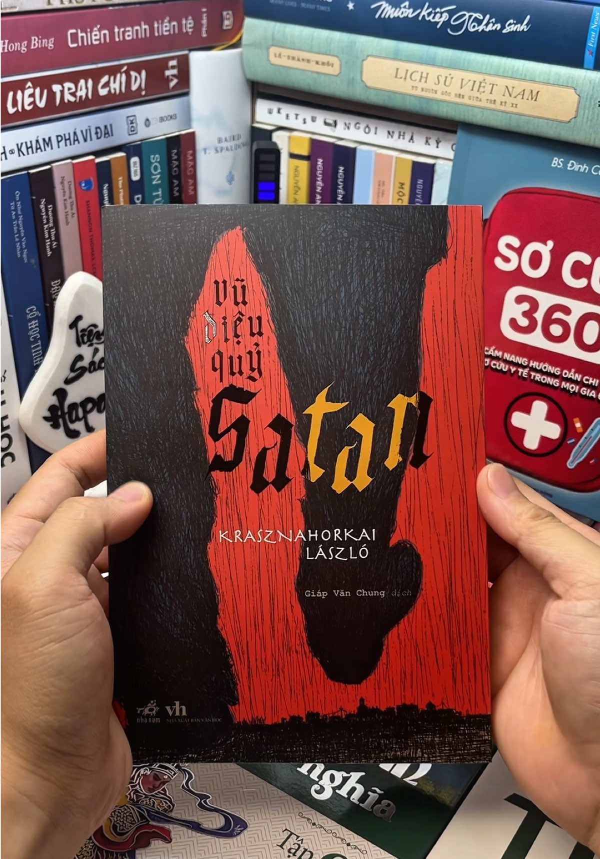 Vũ điệu qu.ỷ Satan #tiemsachhapata #hapatabooks #vudieuquysatan 