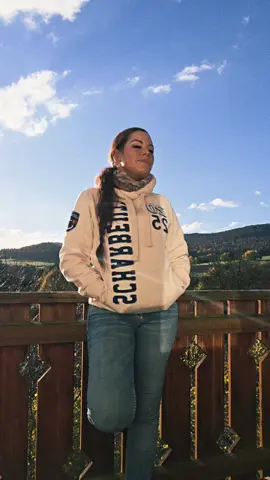 unbezahlte Werbung @Adenauer & Co.  Ich liebe die Jahres Hoodies  mit meinem Liebelingsort  Scharbeutz