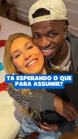 🫣 Ok, brincadeiras à parte... Mas e essa agenda, tá como? 😅 Eu sei, amiga. Você tá aí, se matando de trabalhar, postando story, e os horários continuam vagos. Tentar fazer tráfego sozinha é um caos , e contratar agência 