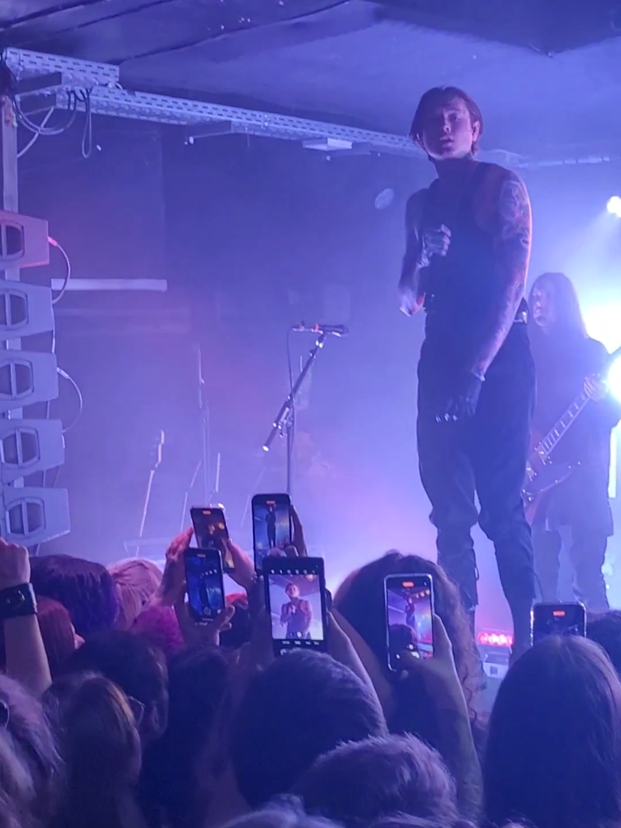 Bad Omens • Like A Villain • 15.2.23 • München, Strom #badomens #badomenscult #badomensband  #atouroftheconcretejungle #concretejungle @Bad Omens 