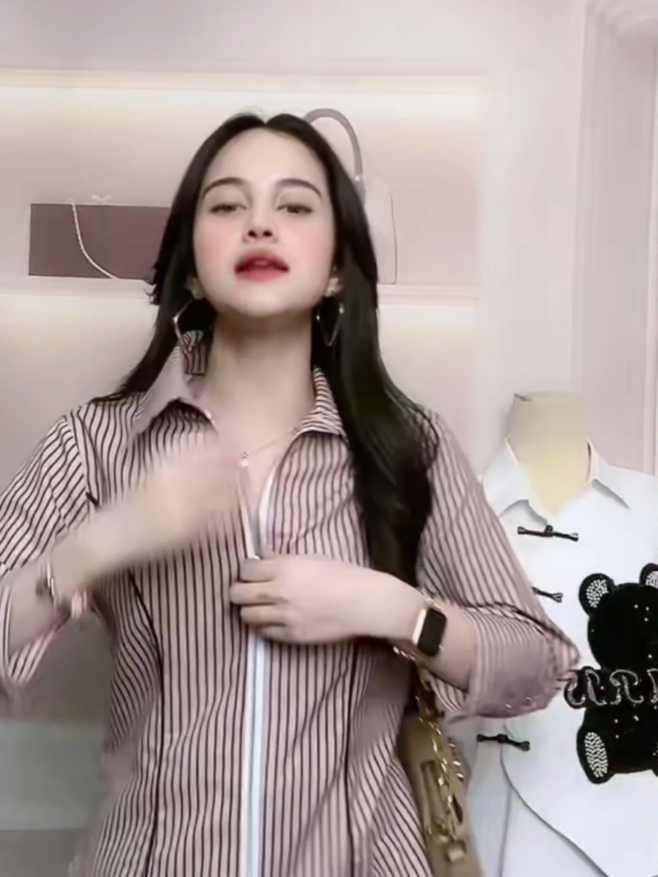 FADFAD Atasan kemeja lengan panjang panjang garis-garis modis untuk wanita#xyzbca #fouryou #setelanwanita #bajukekinian #fypシ 