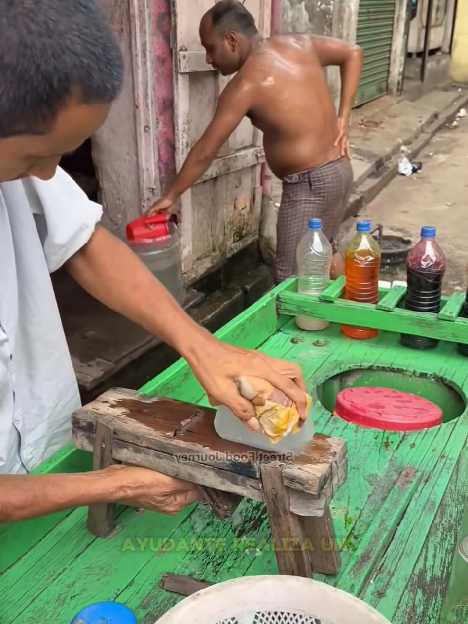 Bienvenidos a la Heladería artesanal más exclusiva de la India!🇮🇳 #comidadelaindia #comidaindia #comidacallejera #streetfoodindia #indiafood 
