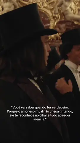 Aquilo que você busca, busca por você também.  Tudo já é, antes mesmo de ser.  Filme bom demais! #draculaalovetale 