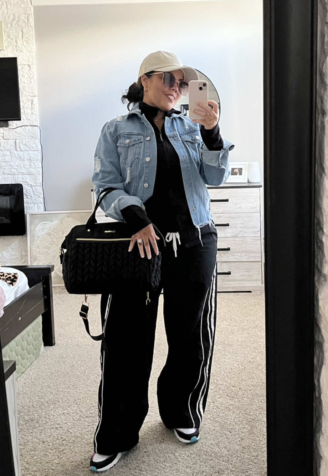 Casual elevated fall outfit for midsize moms in their 30s. Quick styling and out the door! Look 🔗 details in bio!  #trendymomoutfits #easymomoutfit #curvymomoutfit #falloutfits #fashioninyour30s 