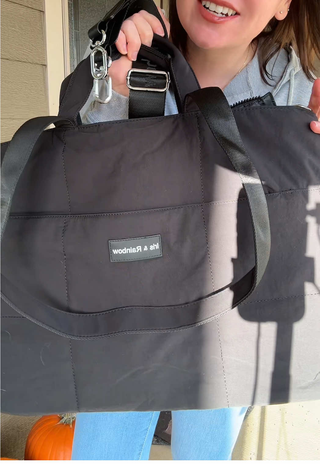 Such a cute bag! @Rainbow Boutique LLC #irisandrainbow #irisbag #totebag #totebags #puffybag 