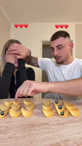 bomb chip challenge 💣 Wer hätte das gedacht ?😂 @Eliana @Janni #fyp #couple #viral #comedy #lolaundjanni 