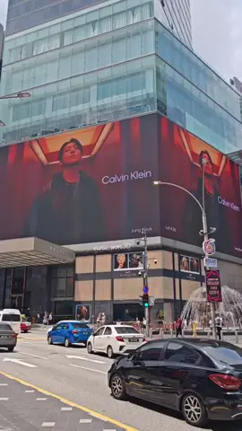 WOW😳巨大なCK🐰広告がマレーシアのパビリオンクアラルンプールにあるんだって😳❤️‍🔥#jungkook #ジョングク #グク #jungkookcalvinklein #정국 