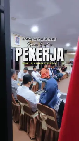 Mendengar Langsung Aspirasi Serikat Pekerja Kota Batam.  Dalam dialog yg konstruktif, saya menegaskan komitmen Pemerintah Kota Batam untuk meneruskan tuntutan yg menjadi kewenangan pusat. Sementara untuk isu di tingkat lokal seperti Upah Minimum dan Upah Sektoral, akan ditindaklanjuti di Dewan Pengupahan karena data yg diperlukan sudah tersedia. 