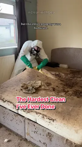 This is the hardest free clean I’ve ever done. It took over 7 days to clean and thanks to @Scrub Daddy UK I wasn’t cleaning alone!  All the animals are safe with the RSPCA #cleaning #homeimprovement #CleanTok #animalrescue #beforeandafter 