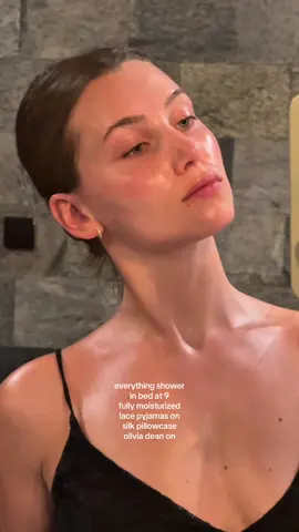 My way to happiness #SelfCare #nightroutine #skincare #glowyskin #wellness 