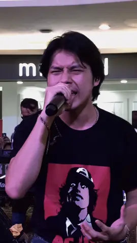 Mungkin memang benar aku yang salah @Rony Parulian #ronyparulian #salahiaku #konsermusik #fyp #viral 