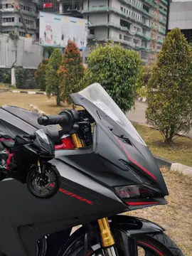 🌩 #cbr250rr #babyrr 