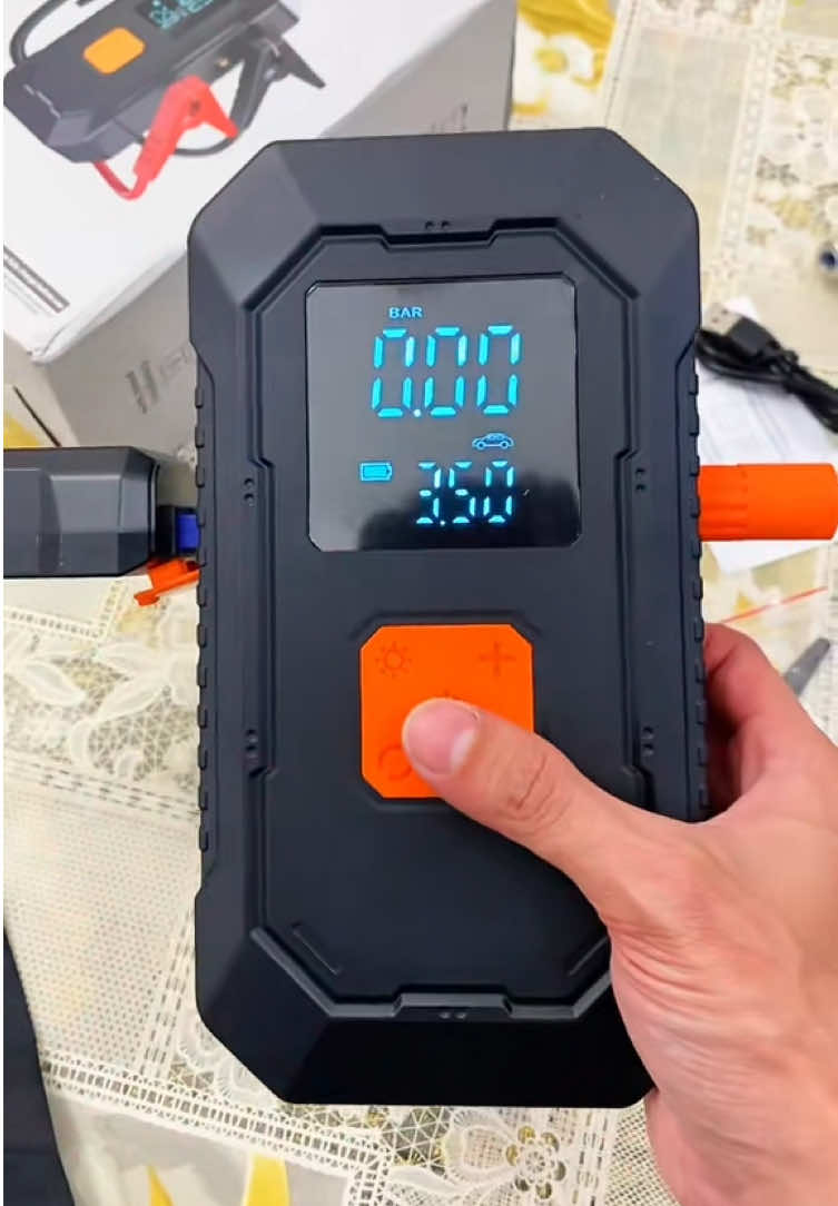 Setiap kereta wajib ada jump stater 4 in 1 ni. Bila emengency senang nak guna. 😁 #jumpstarter #jumpstarter4in1 #powerbankkereta #powerbank #jumpstart 