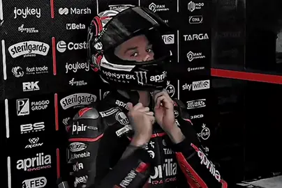 gif edit hiauhehe — #marcobezzecchi #mb72 #marcobezzecchiedit #motogp #motogpedit 