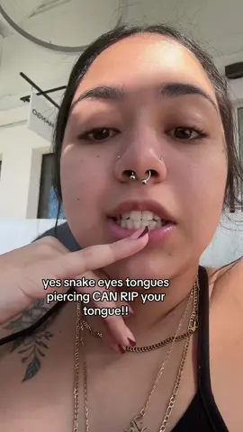 again DONT GET SNAKE EYES. ik the hate comments are coming as to why i don’t just remove it. I will be removing it in a few weeks and will not be getting it again. I just wanna try the shorter bar first see if it helps at all so that those few weeks before i say good bye are smoother.  #tonguepiercing #toungepiercing #tonguepierced  #snakeeyes #frogeyes
