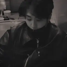 crying myself to sleep tonight 🙁 #fyp #kpopfyp #hanjisung #hanjisungedit #straykids 