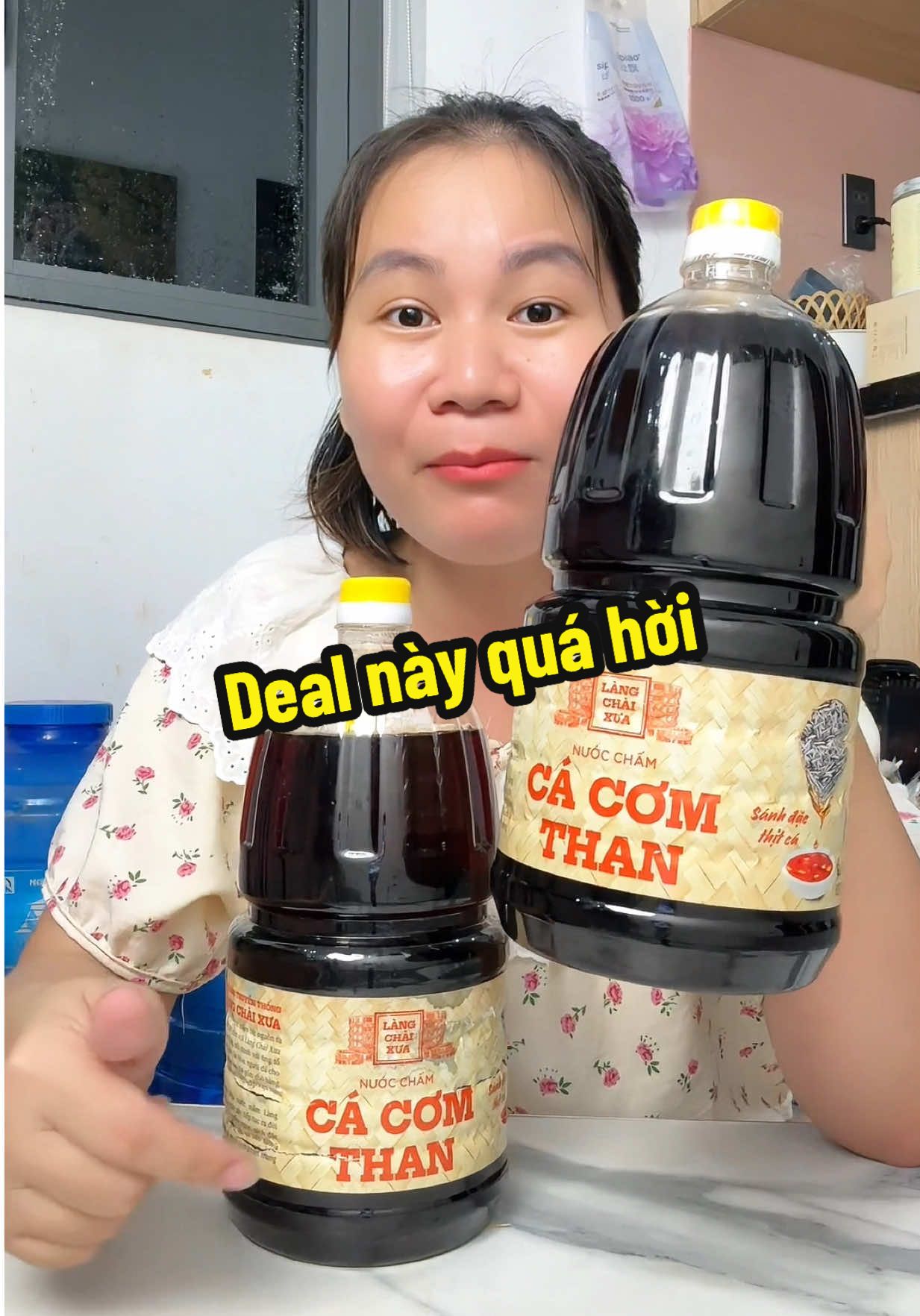 Nước mắm Làng Chài Xưa chai to đùng tận 2 lít mua combo giá rẻ nữa #nuocmam #nuocmamtruyenthong #nuocmamlangchaixua #nuocmamcacom #meshinshop 