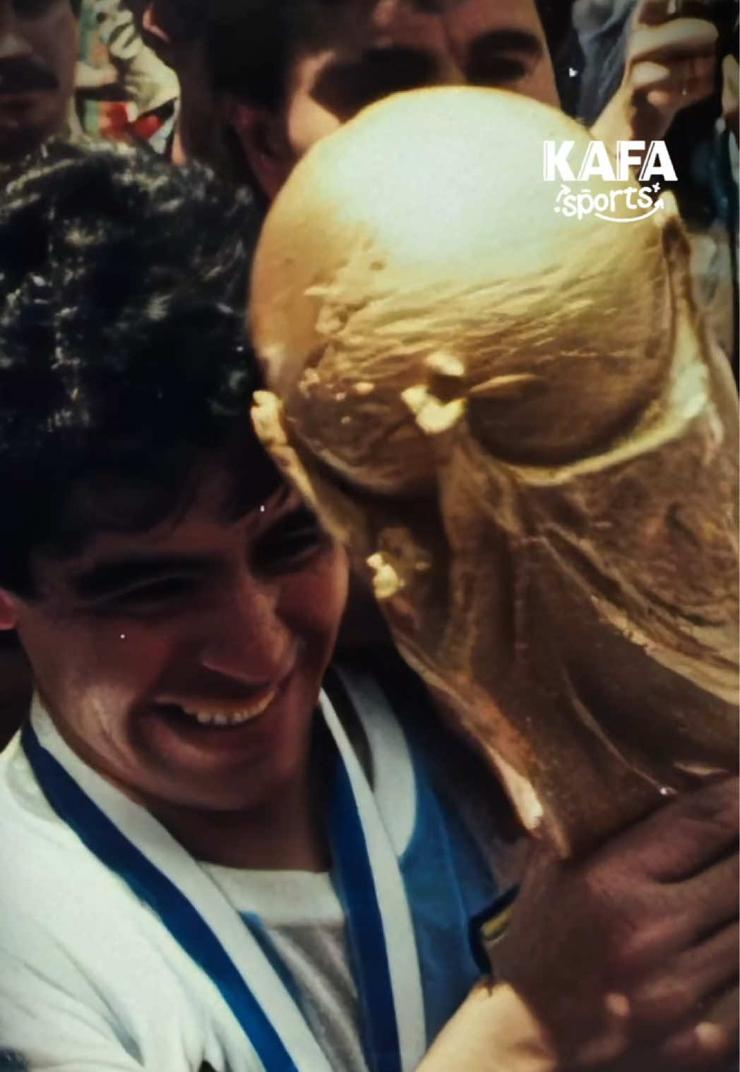 Diego Armando Maradona, yaşasaydı bugün 65 yaşında olacaktı. Doğum günün kutlu olsun efsane ♾️ #maradona #efsane #legend   #goat 