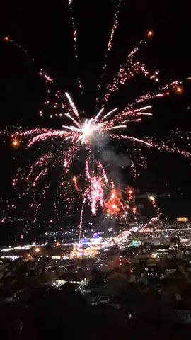 #ဆက်ဝှေ့ညမီးကြီး #အဝေရာမီးပုံးပျံကွင်း #မီးပုံးပျံပွဲတော် #ရှမ်းပြည်နယ် #taunggyi 30ရက်နေ့ည@Nang Cherry Pan(တရုတ်မလေး) 