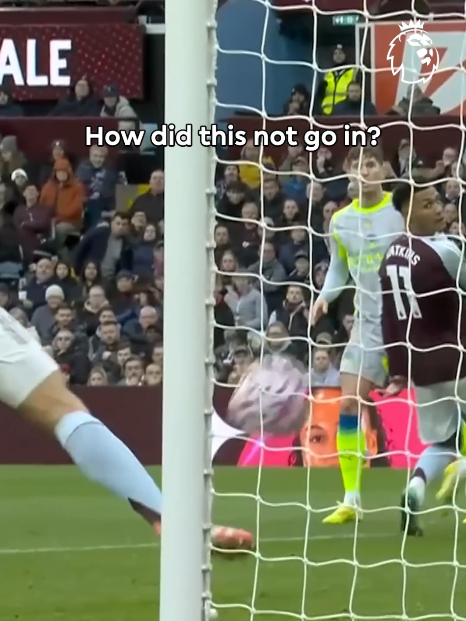 Superhuman from Pau Torres 🦸‍♂️ @avfcofficial  #PremierLeague 