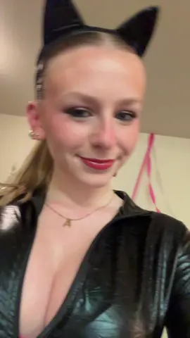 CATWOMAN 🐈‍⬛ #fyp #halloween #foryoupage 