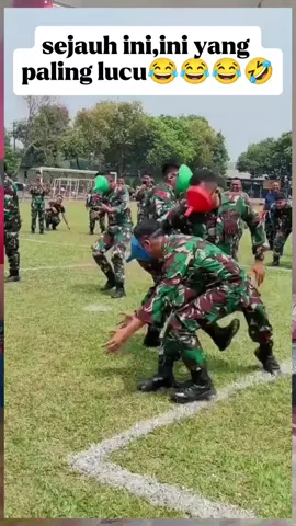 lucu bgt sih pakkk 🤣🤏 #funnyvideos #ngakakkocak #fypシ゚ #tniindonesia🇮🇩 #lucu 
