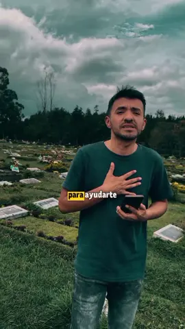 Una familia puede reunir dinero, para enterrarte, Pero nunca reunir dinero, para ayudarte... Hay velorios donde sobra la comida y el difunto, pasaba hambre, es la triste realidad de esta vida inconsolable... #envida #frankyacosta #vallenato #amaluza #gualaquiza 