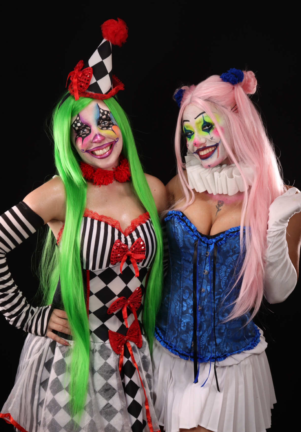 Claro que esse Halloween não poderia faltar as palhacinhas amoo 🎃🥰 #halloweElis 👻 . Ib: @rafael 