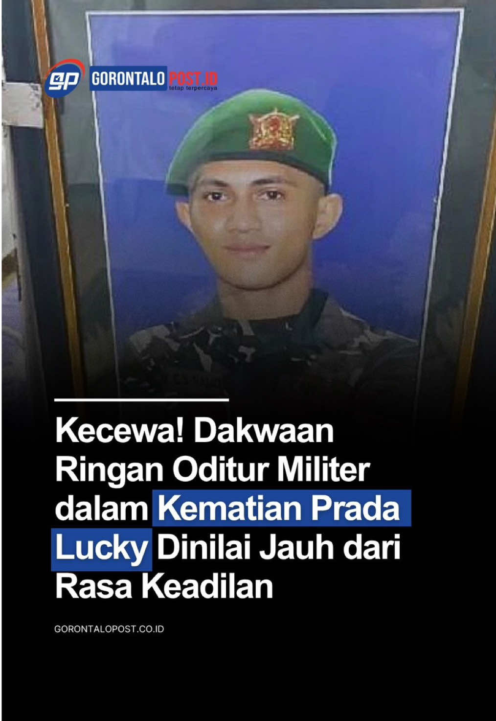 Sidang ketiga kasus kematian Prada Lucky Chepril Saputra Namo kembali digelar di Pengadilan Militer III-15 Kupang, Rabu (29/10/2025). Dalam sidang tersebut, terungkap fakta mengejutkan: empat senior Prada Lucky menc*mbuk dan menaburi garam pada lu-ka korban hingga menyebabkan lu-ka parah. Sidang menghadirkan empat terdakwa yang diduga terlibat dalam penyiksaan terhadap Prada Lucky dan Prada Richard pada 29–30 Juli 2025, yakni Pratu Ahmad Ahda, Pratu Emeliano De Araujo, Pratu Petrus Nong Brian Semi, dan Pratu Aprianto Rede Radja. Terdakwa dalam kasus penganiayaan hingga menew*skan Prada Lucky Saputra Namo terancam hukuman 9 tahun penjara. Belasan terdakwa tersebut bertugas di Batalyon Teritorial Pembangunan 834/Waka Nga Mere (Yon TP 834/WM) Nagekeo, Nusa Tenggara Timur (NTT). Humas Pengadilan Milier III-15 Kupang, Kapten Chk. Damai Chrisdianto mengatakan para terdakwa didakwa dengan pasal kombinasi. Namun, Orang tua Prada Lucky berharap seluruh pelaku dihukum seberat-beratnya dan dikeluarkan dari institusi TNI.  Prada Lucky diketahui meninggal dunia di RS Nagekeo pada 6 Agustus 2025 akibat luka serius yang dideritanya setelah mengalami penyiks*an di satuan Batalyon Teritorial Pembangunan 834/Waka Nga Mere, Kabupaten Nagekeo. #pradaluckynamo #beritaviral 