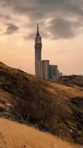 Kadang, cara Allah menyelamatkanmu adalah dengan memisahkanmu. Maka jawabannya adalah: Karena Allah mencintaimu.