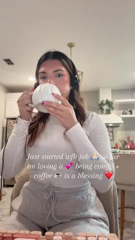 Blessed to wfh 👩‍💻 🙏🏻💕#workfromhome #wfh #peaceful #9to5 #remotework 