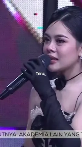 v . melly le #indosiar #mellylee #dangdutacademy7 #da7 #fyp 