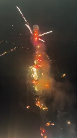 အင်းဆားလူခဲမီး (၃၀-၁၀-၂၀၂၅) #taunggyi #shanstate #တောင်ကြီးမြို့ #မီးပုံပျံပွဲတော် #တန်ဆောင်တိုင်ပွဲတော် 