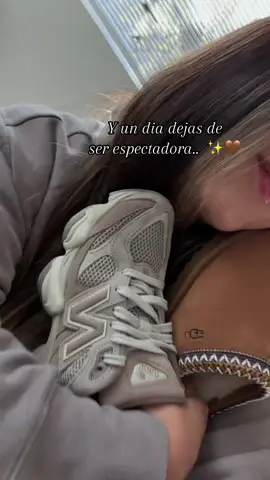 Mis medias de abejita 🐝 #mediasdeabejita #fall #Otoño #newbalance9060 #uggs 