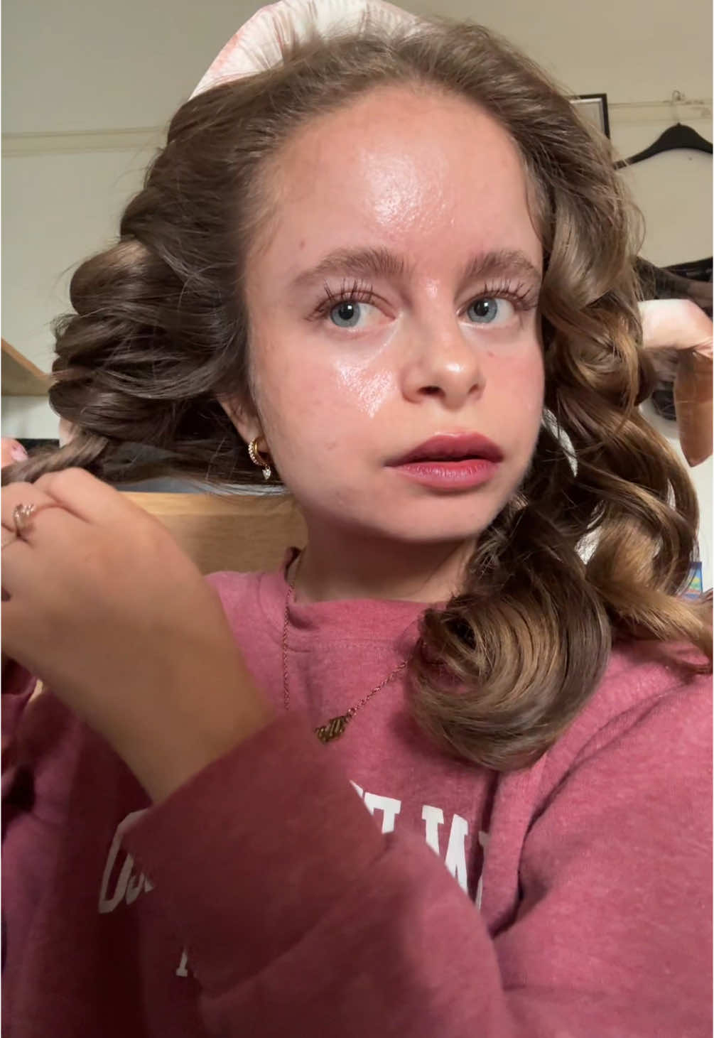 Hey girlies!! You asked and I have delivered 🫡 It’s time for another ASMR but GRWM edition🤫💄 I hope you enjoy and as always let me know what you want to see next🥰 #fyp #grwm #asmr 