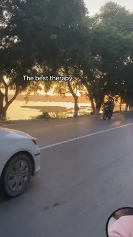 မန္တလေးထဲမှာအကြိုက်ဆုံးနေရာလို့ပြောလို့ရတယ် ညနေဘက်လေးသွားရင်တော်တော်လေးလှတယ် ညနေဘက်လေးဆိုင်ကယ်ပတ်စီးရင် view ကတော်တော်လေးလှတော့ စိတ်ပျော်တယ်ရယ် ရည်းစားလေးနဲ့သွားရင်တော့ပိုမိုက်တာပေါ့နော် ရည်းစားမရှိတော့လဲသူငယ်ချင်းနဲ့ပေါ့#fyp #mandalay 