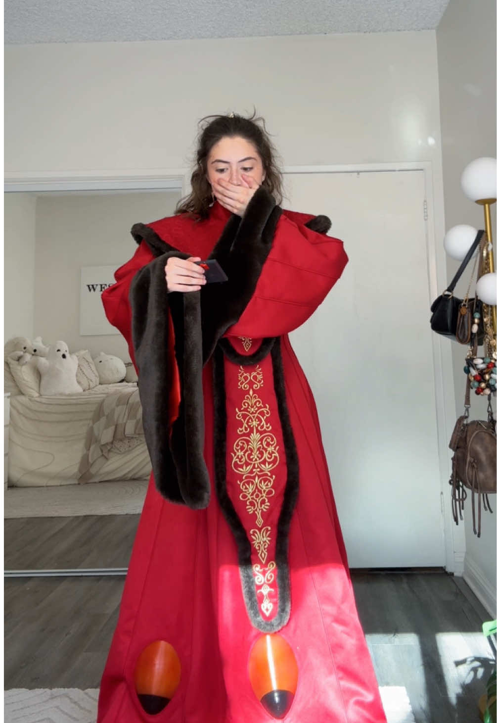 I knew she was insane but NOT this insane. NO WORDS. 10/10 obsessed with Molly Nguyen and her team because WOW💃🏻 #notsophiesilva #halloweencostume #31daysofhalloween #padmeamidala #starwars Padme queen Amidala outfit 