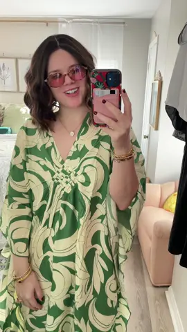 we flew over the North Pole ! #whitelotus #parkerposey #piperno 