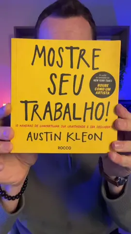 Criar conteúdo criativo não é sobre inventar do zero É sobre saber observar, adaptar e transformar ideias em algo com a sua identidade Quem tenta começar tudo do nada se frustra rápido Porque criatividade de verdade nasce da combinação entre referência e intenção Você não precisa copiar Mas precisa aprender a roubar como um artista Ou seja, entender o que funciona, adaptar ao seu nicho e contar com a sua voz Quando você tem clareza dos temas que quer abordar E domina diferentes formas de contar a mesma história Você vira uma máquina de criar conteúdo que se destaca sem se repetir Criatividade não é dom É processo E ele começa quando você para de olhar só pra dentro e começa a buscar o mundo como fonte de inspiração Qual tipo de conteúdo tem mais despertado a sua criatividade ultimamente?