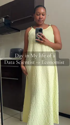 A work day in my life WFH. From catching up on news and weekly econ reports to learning the ropes as a new economist. #dayinthelife #corporatelife #datascientist #economist #corporategirlies 