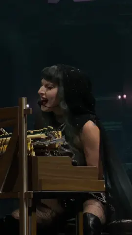 @ladygaga sings HEY GIRL as the second surprise song in Barcelona N2 #LadyGaga #MayhemBall #SurpriseSong #HeyGirl #Barcelona 