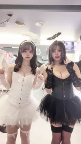 天使と悪魔˙˚ʚ(๑⃙⃘ˊ꒳​´ * )⃕↝