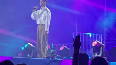 Cất tiếng lên 1 cái muốn rụng tim luôn thật sự,cảm xúc dâng trào vô bờ luôn#nguyenhung #vhu 